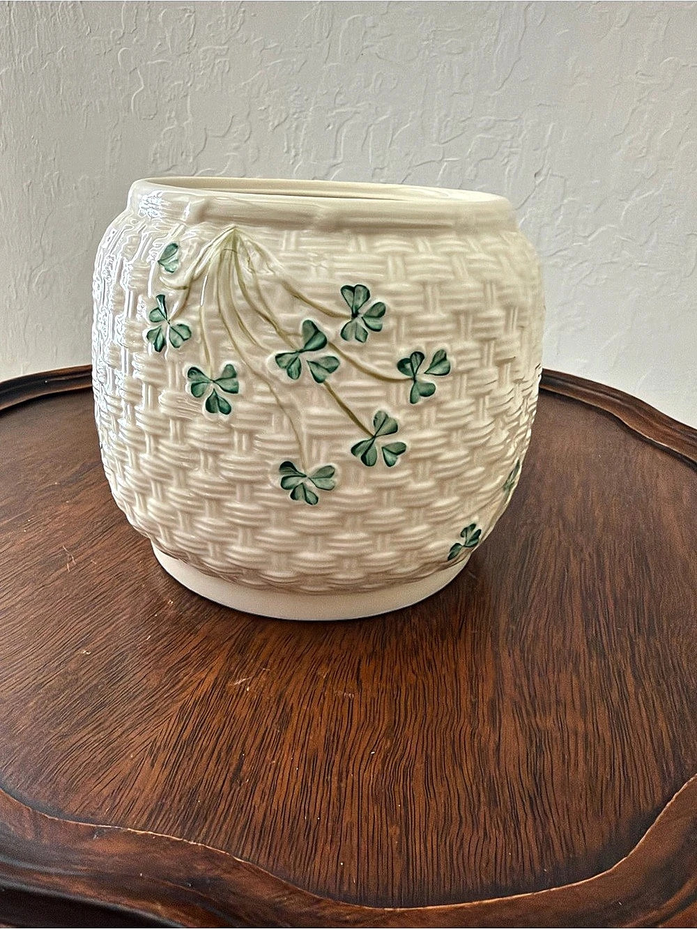 Belleek Shamrock Basket Weave Cachepot / Planter Cream & Green